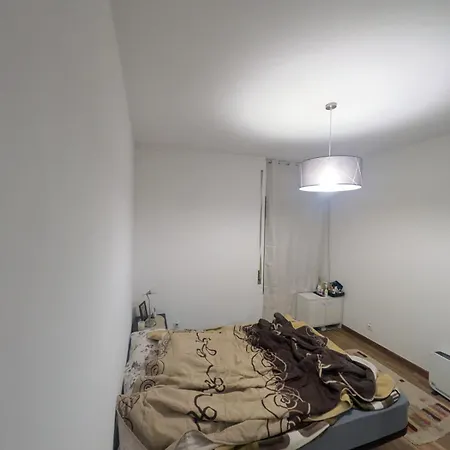 T1 Beside Train Station * コインブラ