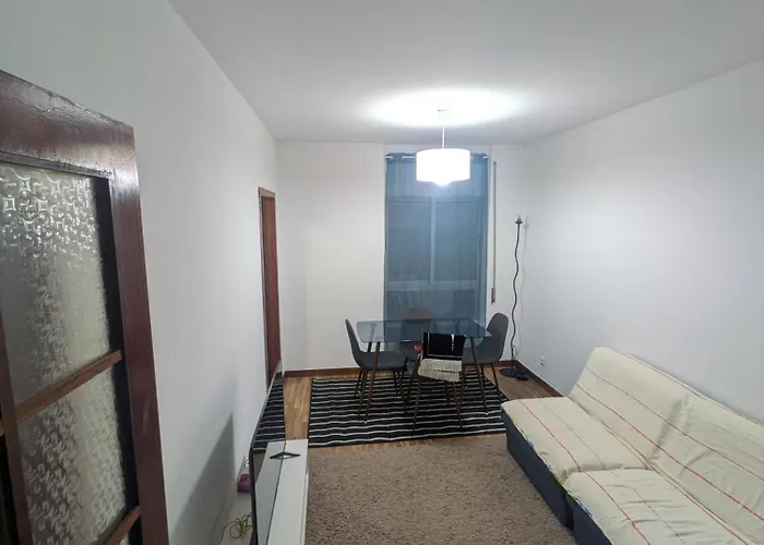 T1 Beside Train Station Διαμέρισμα